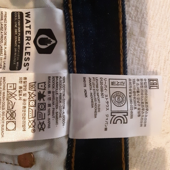 Levi Strauss & Co. 501 Button Fly Denim 5-Pocket Jeans Levis Men's 36Wx32L - Picture 16 of 16